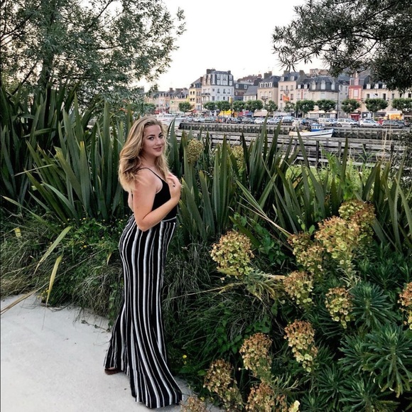 Slit Leg Flared Palazzo Pants - Picture 2 of 4